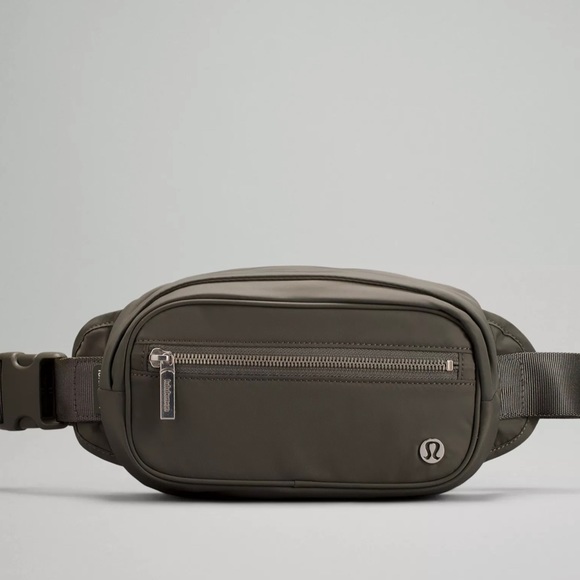Lululemon Wunderlust Belt Bag Crossbody Bag - Picture 3 of 7